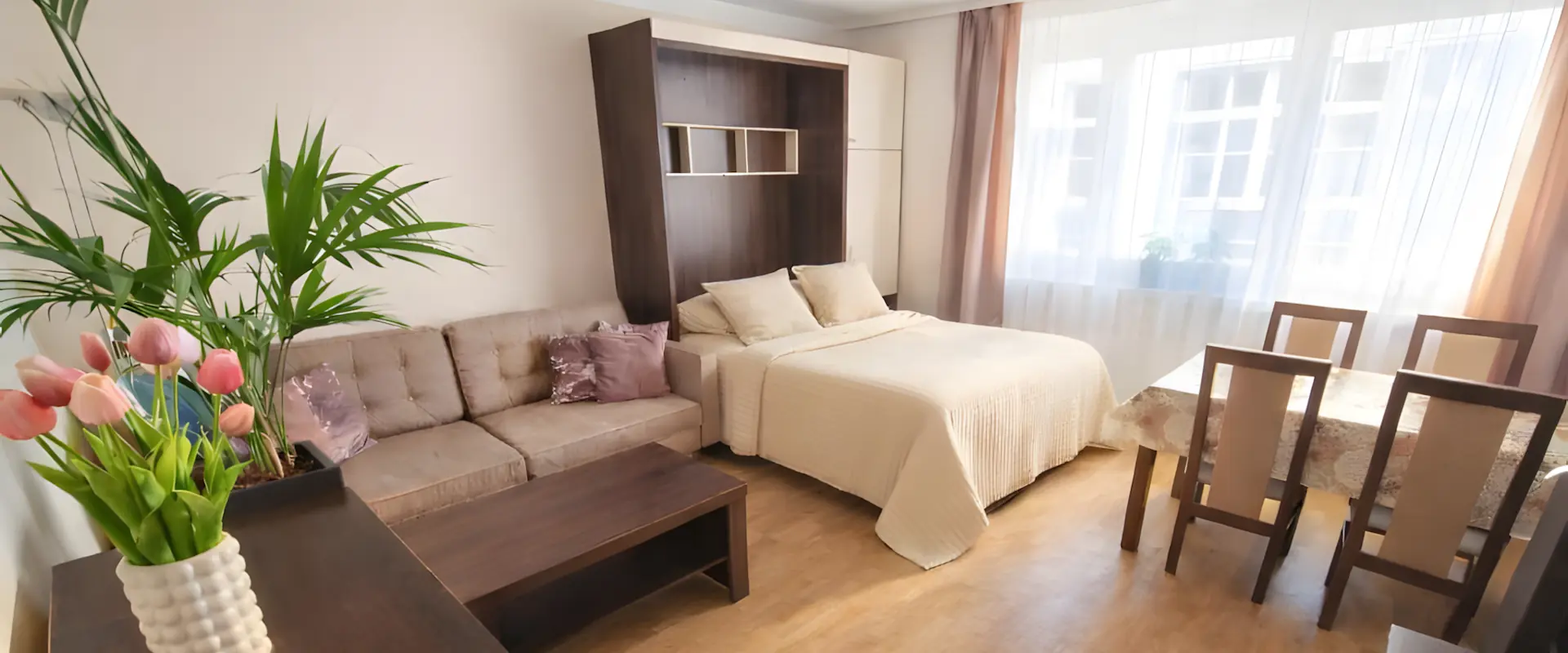 Salon w apartamencie Katamaran przy ul. Tomasza 25 w Krakowie